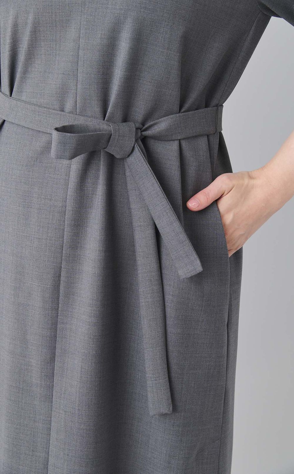 ウールVネックロングワンピース