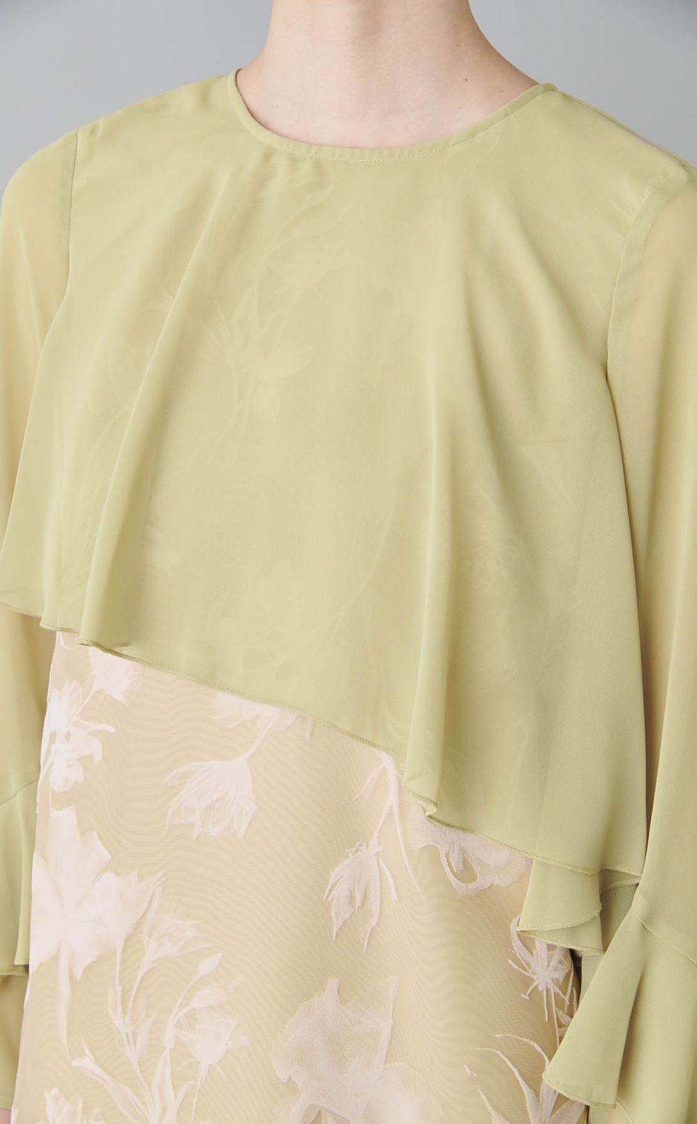 フレアスリーブフラワー柄ワンピース