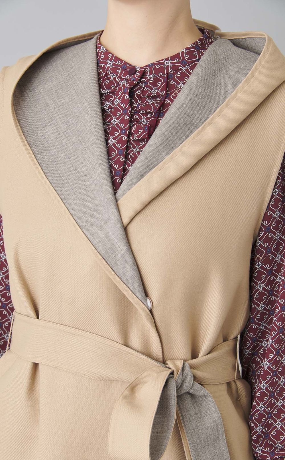 ダブルフェイスフーデットジレ