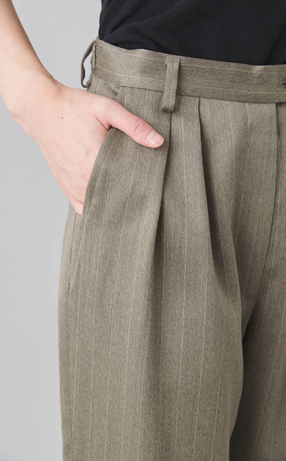 ダブルタックワイドトラウザー