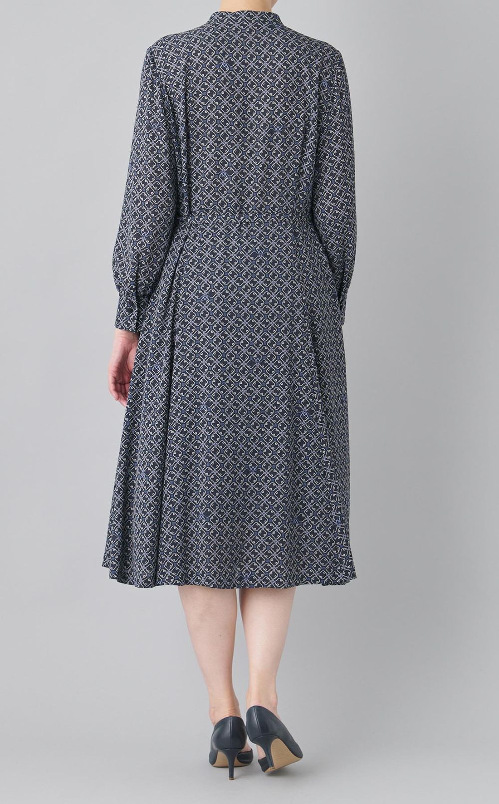 メダリオンプリントシャツワンピース