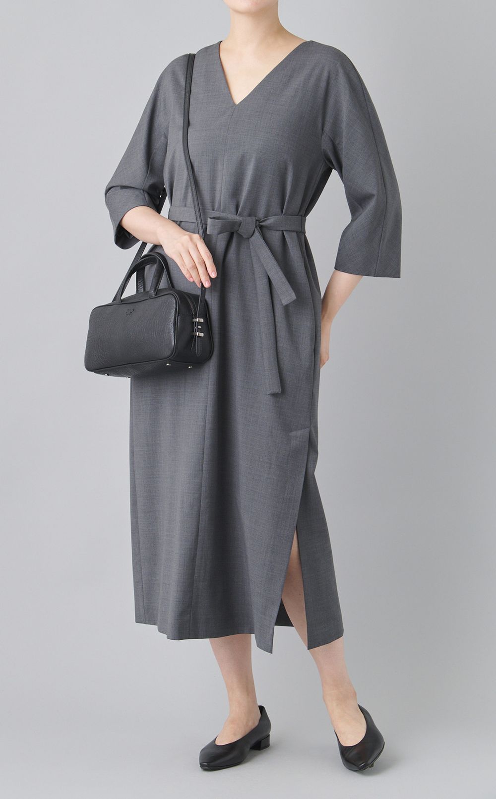 ストラップ付レザーハンドバッグ