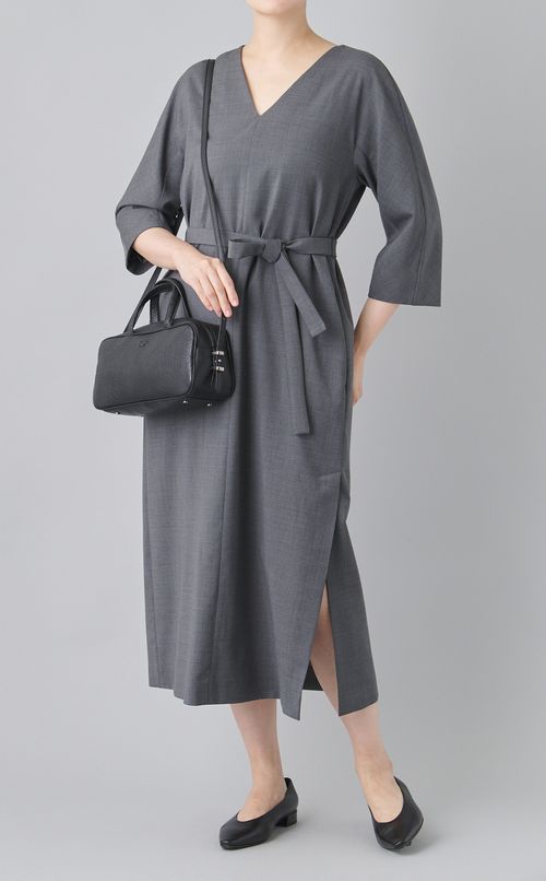 ストラップ付レザーハンドバッグ