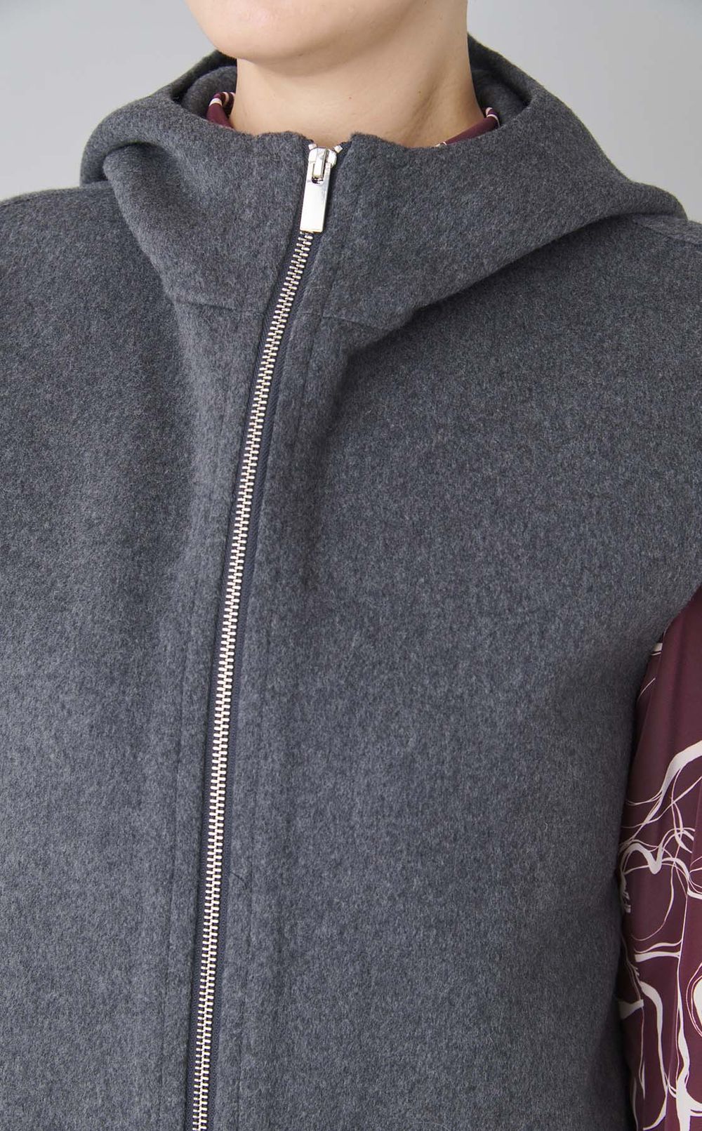 フーディージップベスト