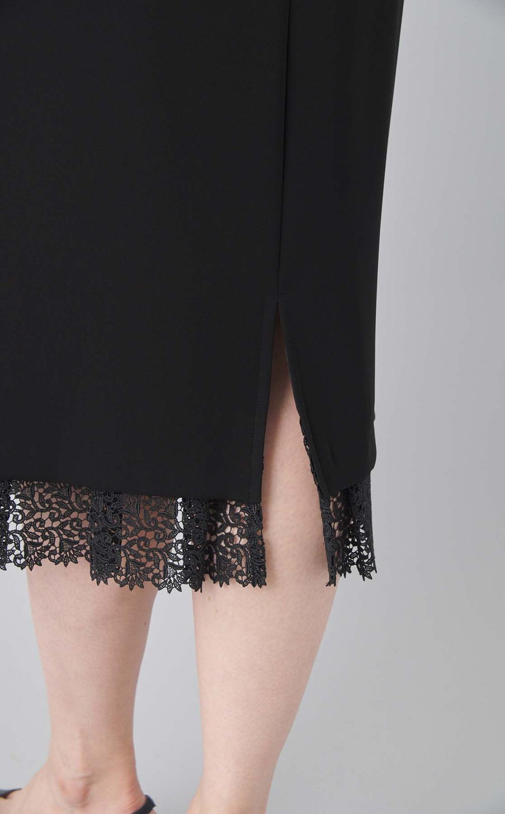 レースレイヤードセミタイトスカート