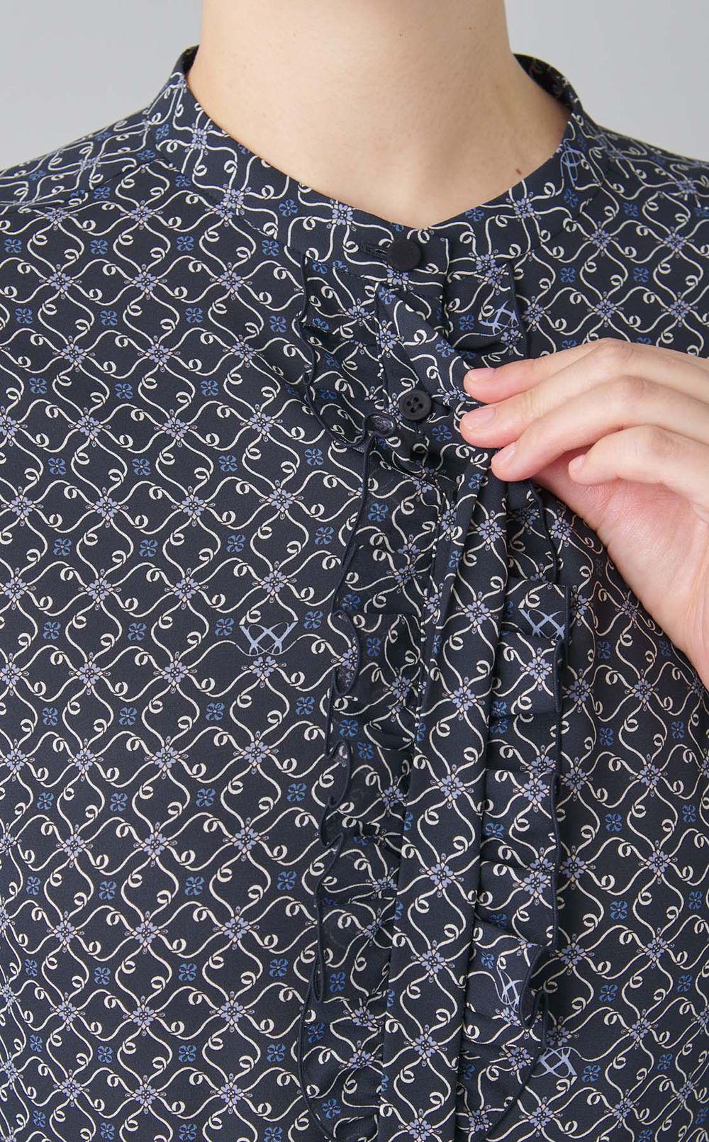 メダリオンプリントシャツワンピース