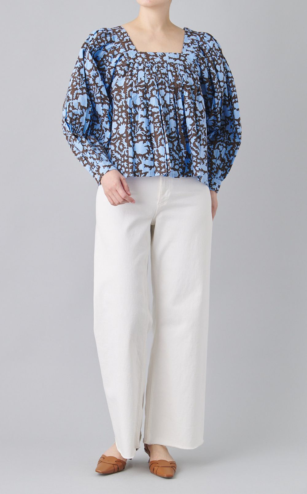 Victoriaフラワーブラウス