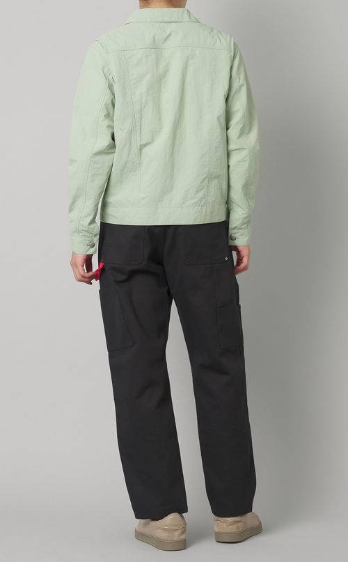 ショート丈ナイロンジャケット