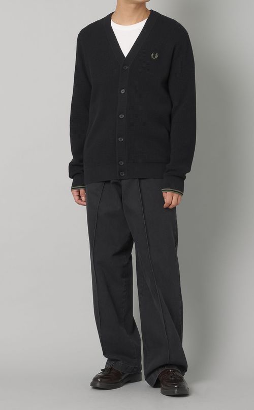 ワッフルステッチVネックカーディガン