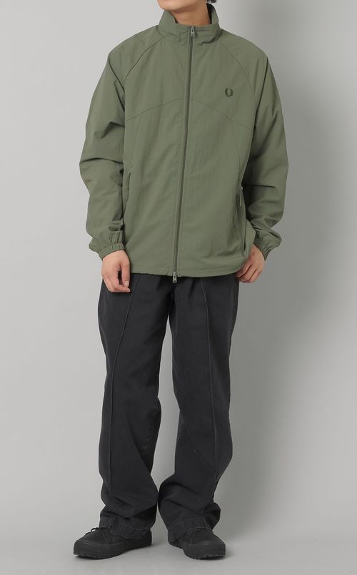 ナイロンシェルジャケット