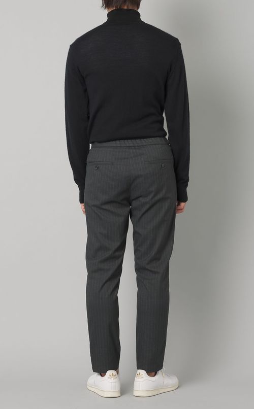 リラックステーパードイージーパンツ