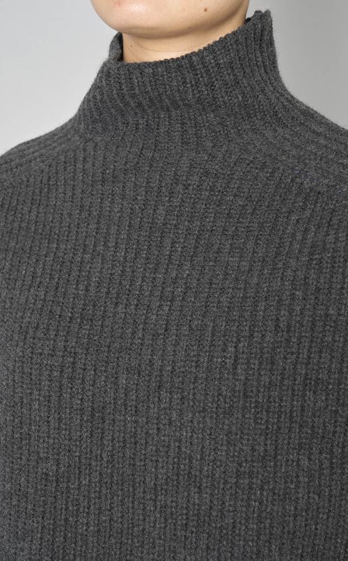 ウールリブニットケープ