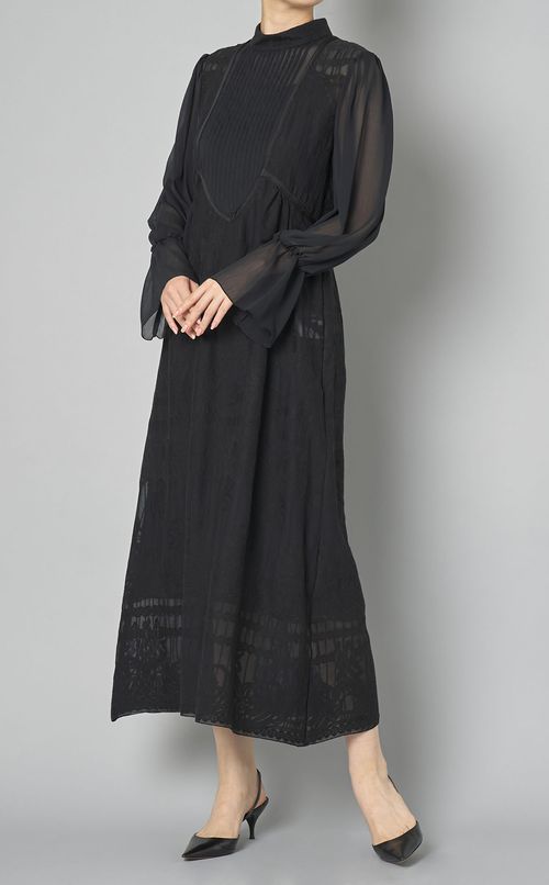 シフォンエンブロイダリーワンピース