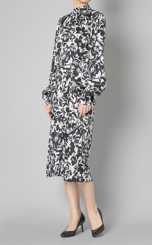 プリントリボンタイ付ギャザーワンピース