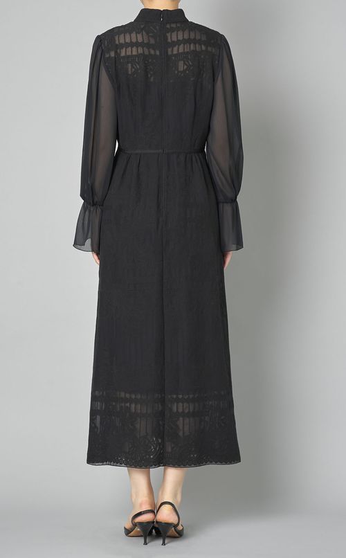 シフォンエンブロイダリーワンピース