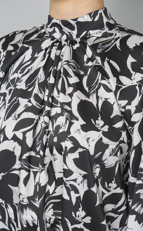 プリントリボンタイ付ギャザーワンピース