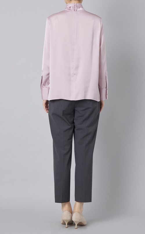 ボウタイブラウス