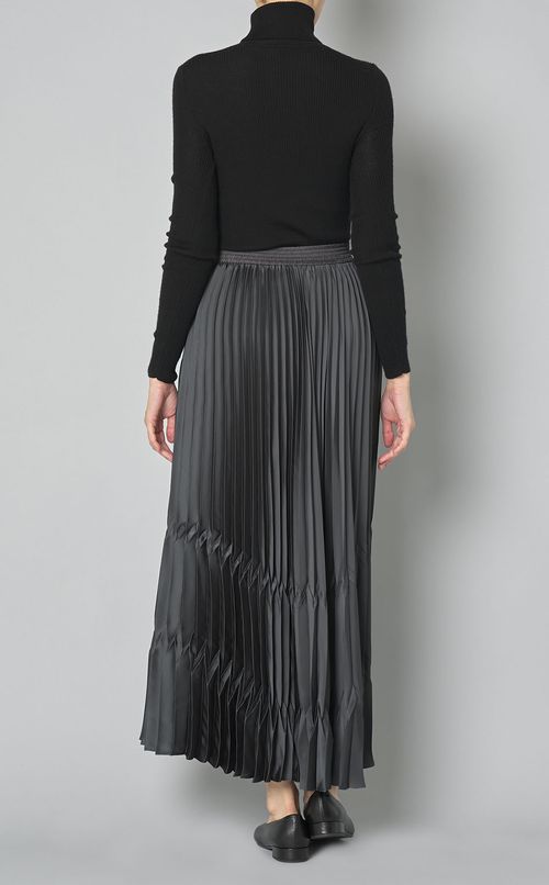 ランダムプリーツスカート