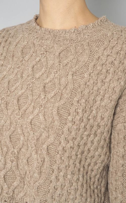 ケーブルショートニットプルオーバー