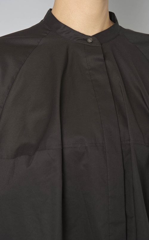 カーブスリーブバンドカラーシャツ