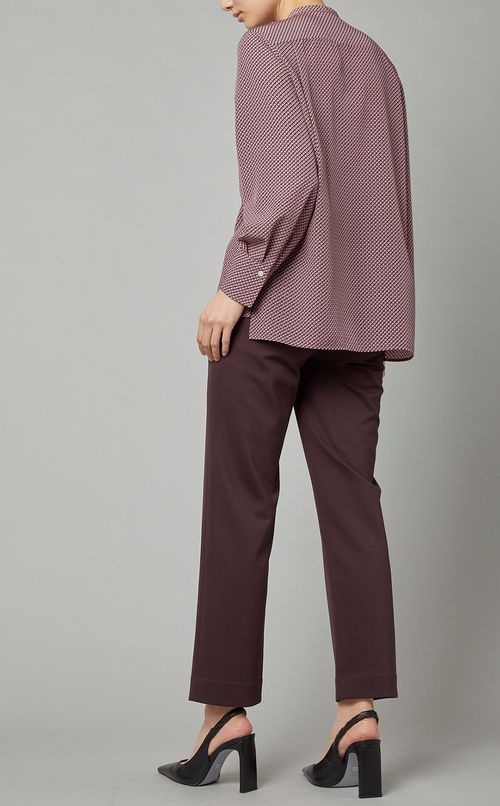 幾何柄ボウタイブラウス