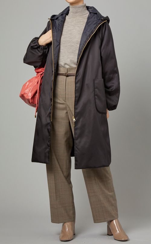 リバーシブルフードダウンコート