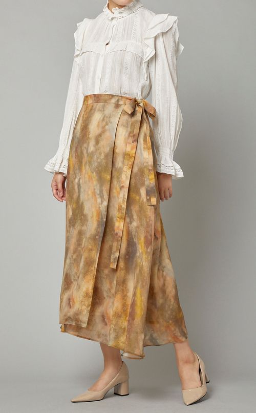 スタンドカラー長袖フリルブラウス