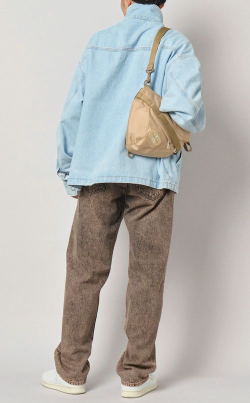 ラウンデッドスリングバッグ