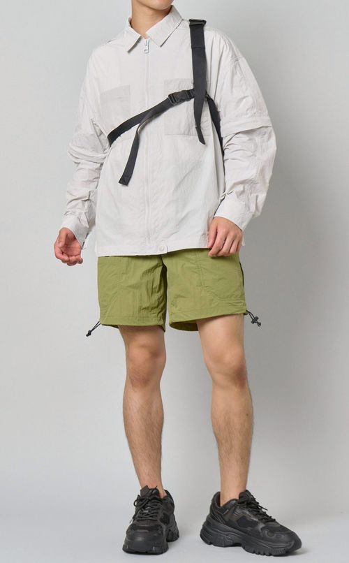 ラウンデッドスリングバッグ