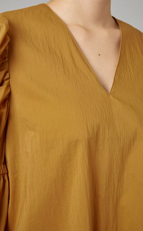 パフスリーブシャツ