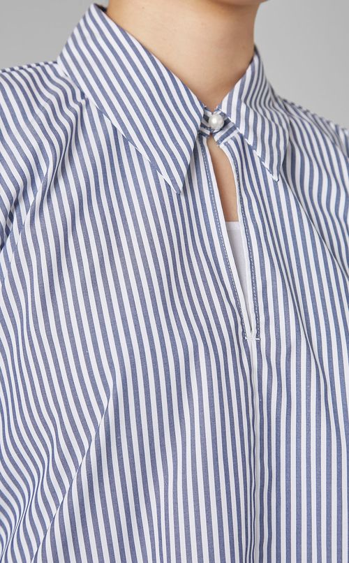 イレギュラーヘムシャツ