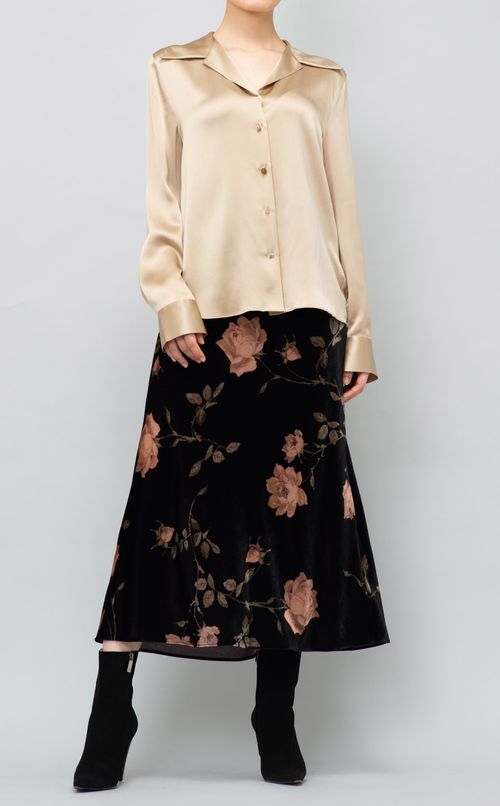 サテンオープンカラーブラウス