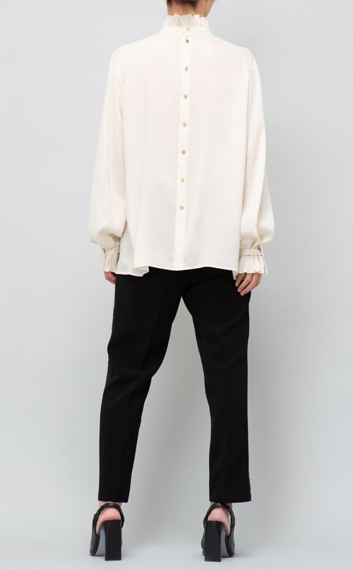 パフスリーブフリルシャツブラウス