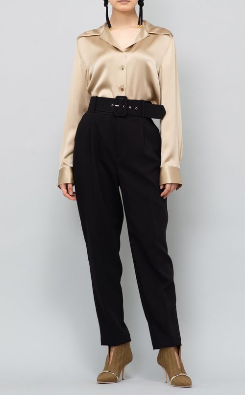 サテンオープンカラーブラウス