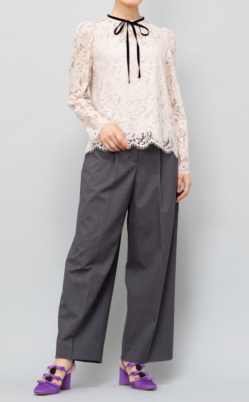 リボンレースブラウス