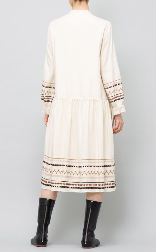 刺繍プルオーバーワンピース