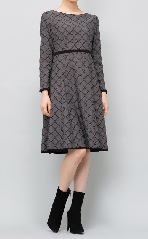 刺繍ストレッチフレアワンピース