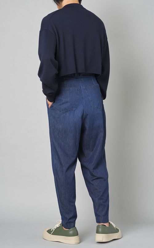 デニムタックテーパードパンツ