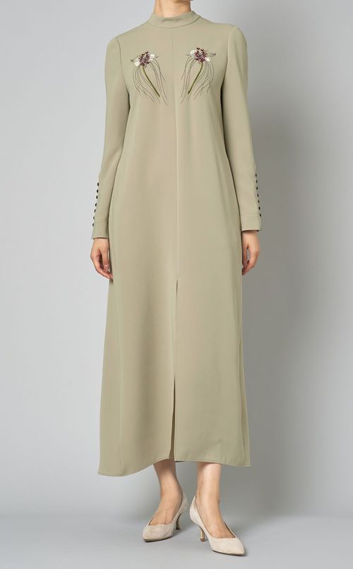 スタンドネック刺繍ドレス