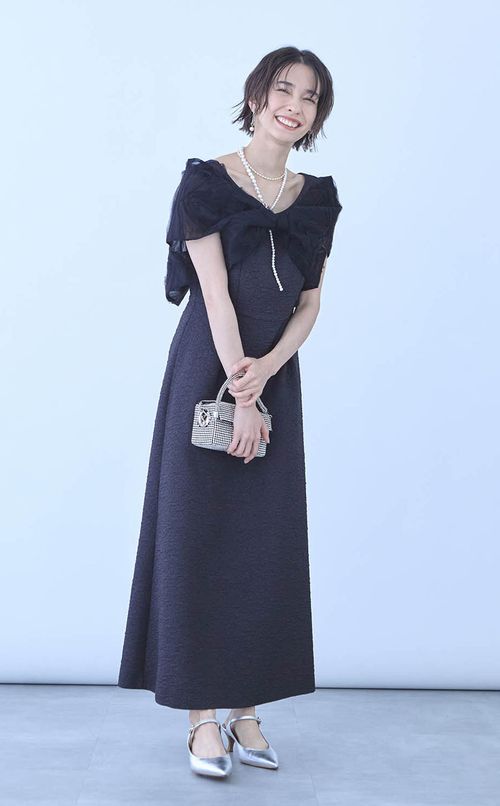 ケープ付ドレス