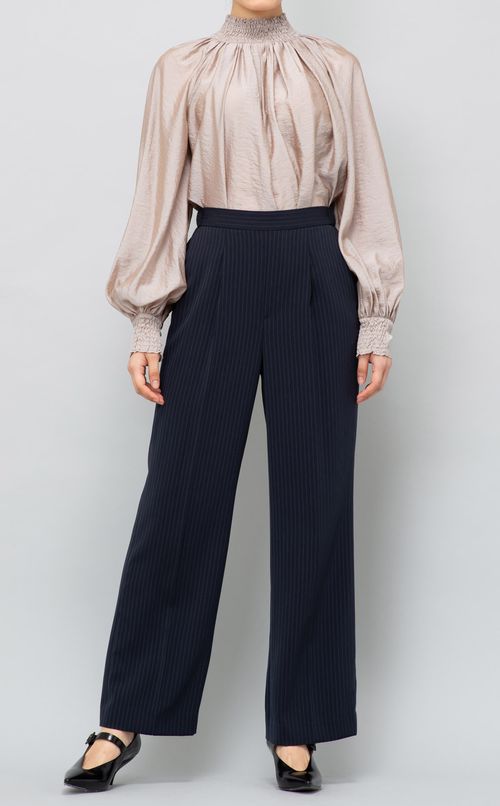 ストライプイージーケアフレアパンツ