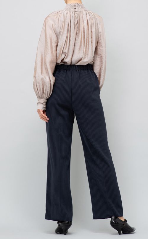 ストライプイージーケアフレアパンツ