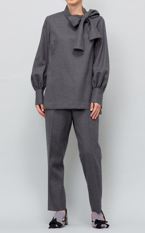 テーパードクロップドパンツ