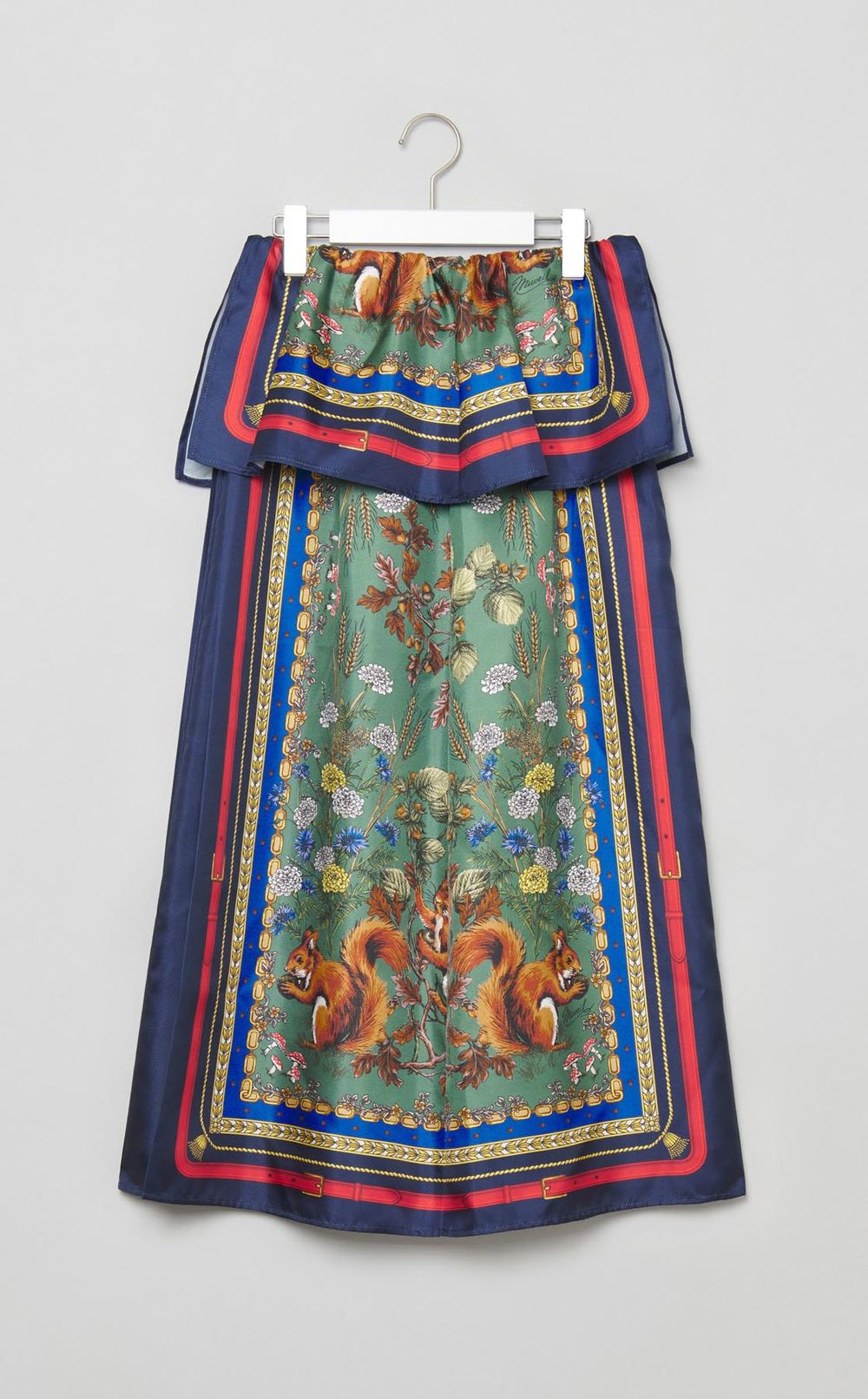 スカーフ柄スカート