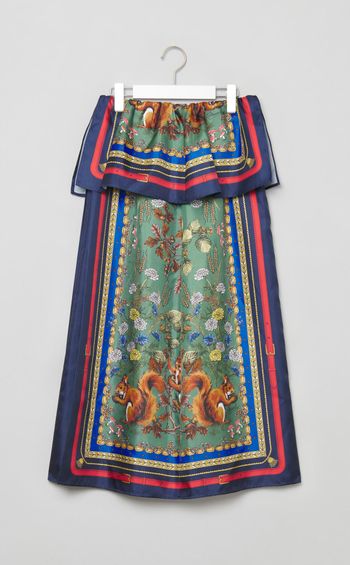 スカーフ柄スカート