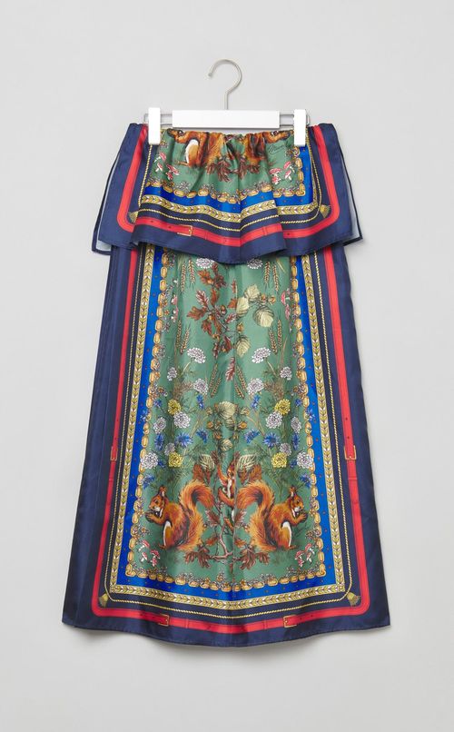 スカーフ柄スカート