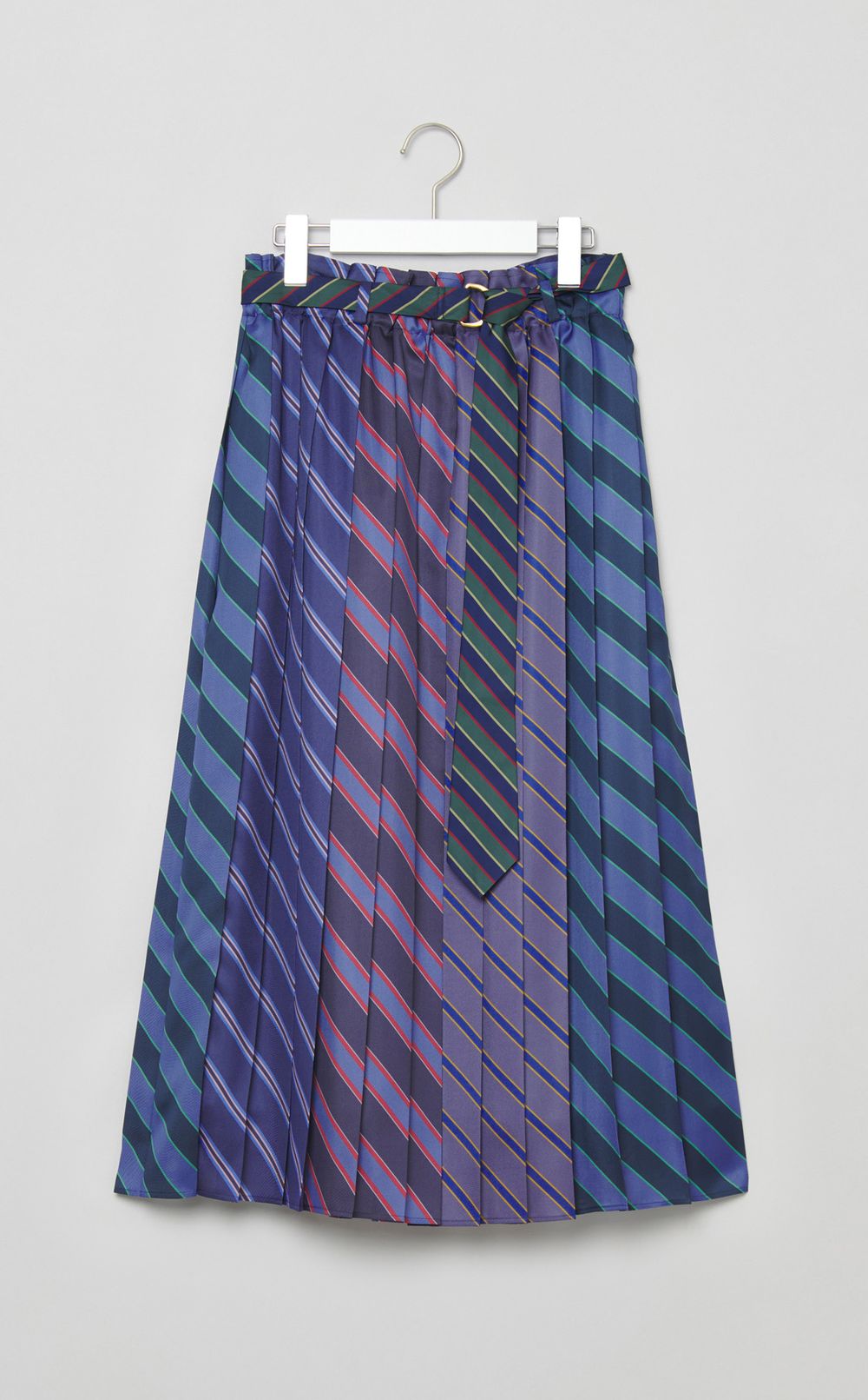 ネクタイプリーツスカート
