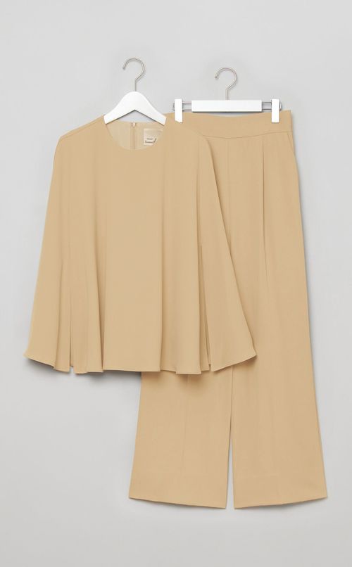 ケープパンツセットアップ