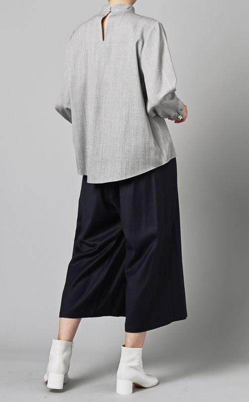 ネックギャザーウールブラウス