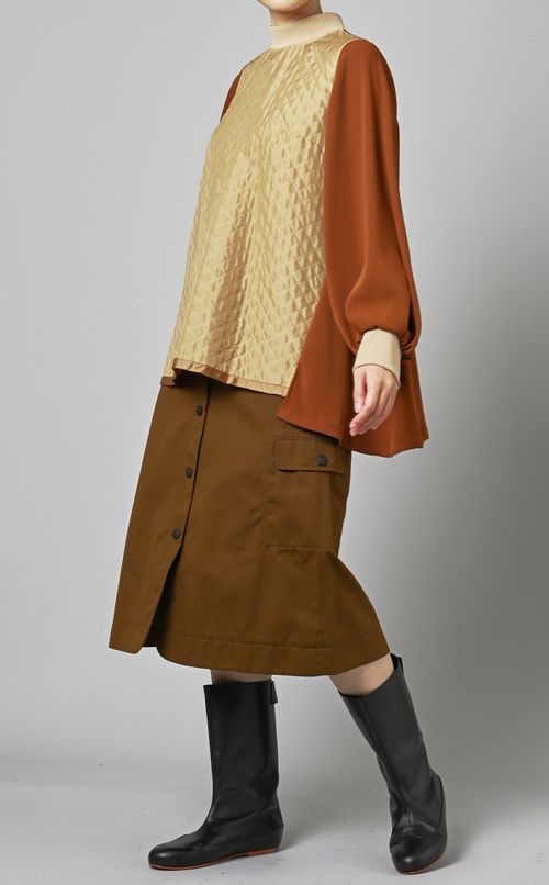 キルティングハイネックブラウス